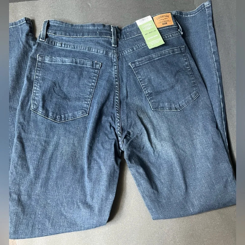 Levi Strauss NWT Mid Rise Skinny Jeans Dark Wash Stretchy business casual - Picture 4 of 5